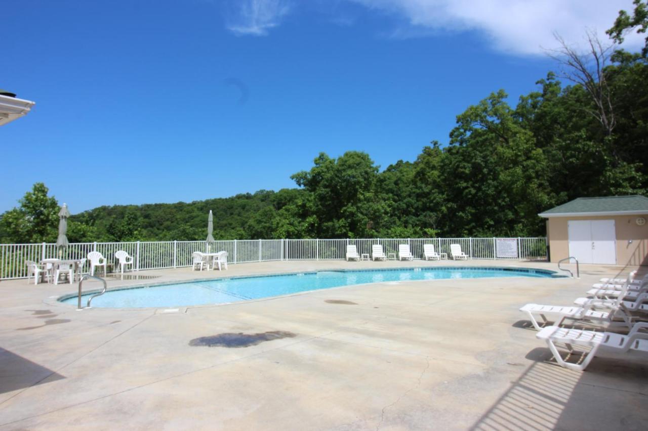Lake Ozarks Get Away Portside Exterior photo